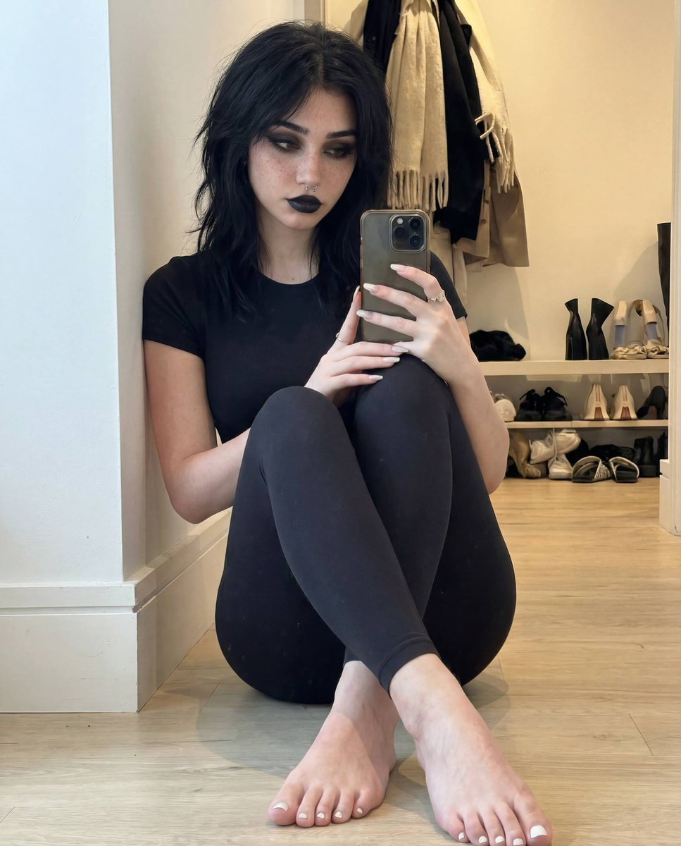 Vickygothy 🖤 tweet media