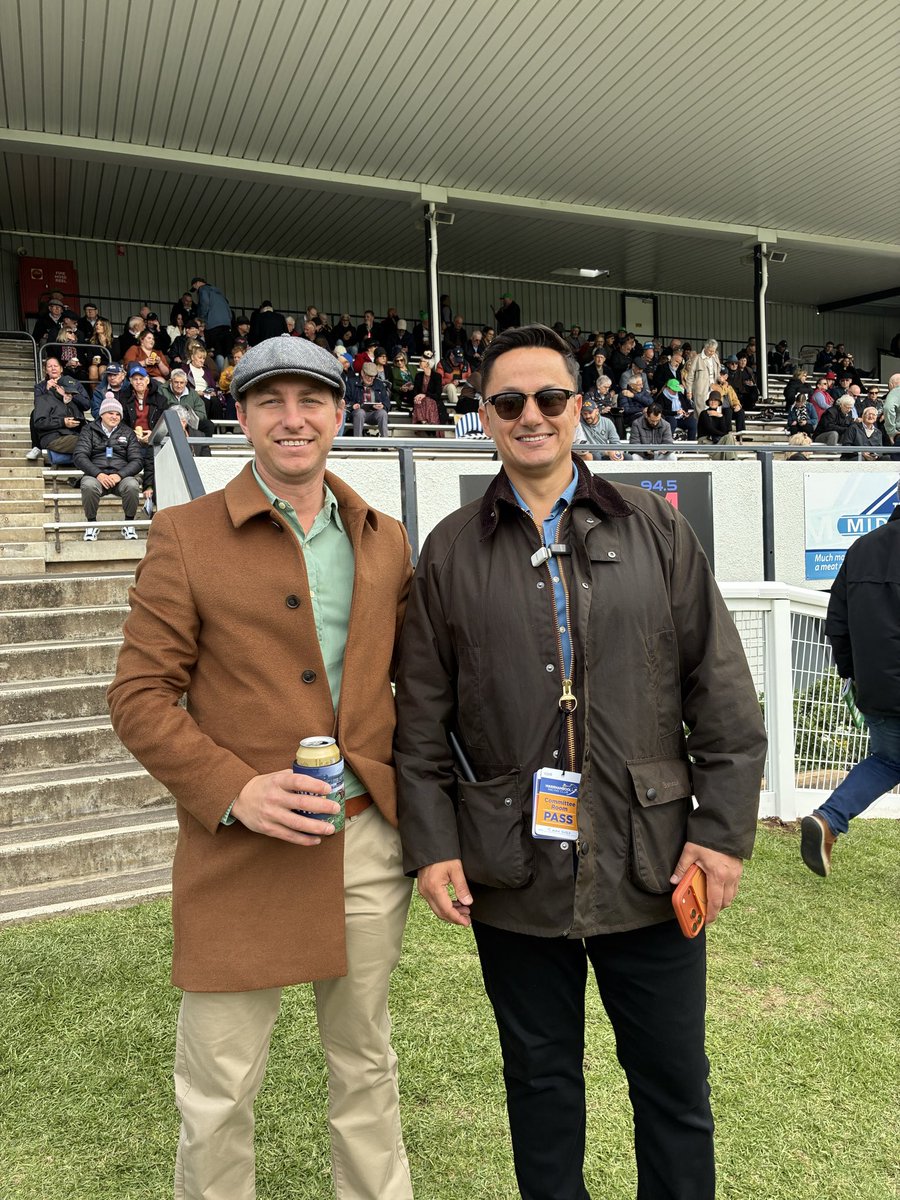 vetizzo's tweet photo. Mad e the carnival, photo with the great man @racingblogger https://t.co/jTqKGo77Dj