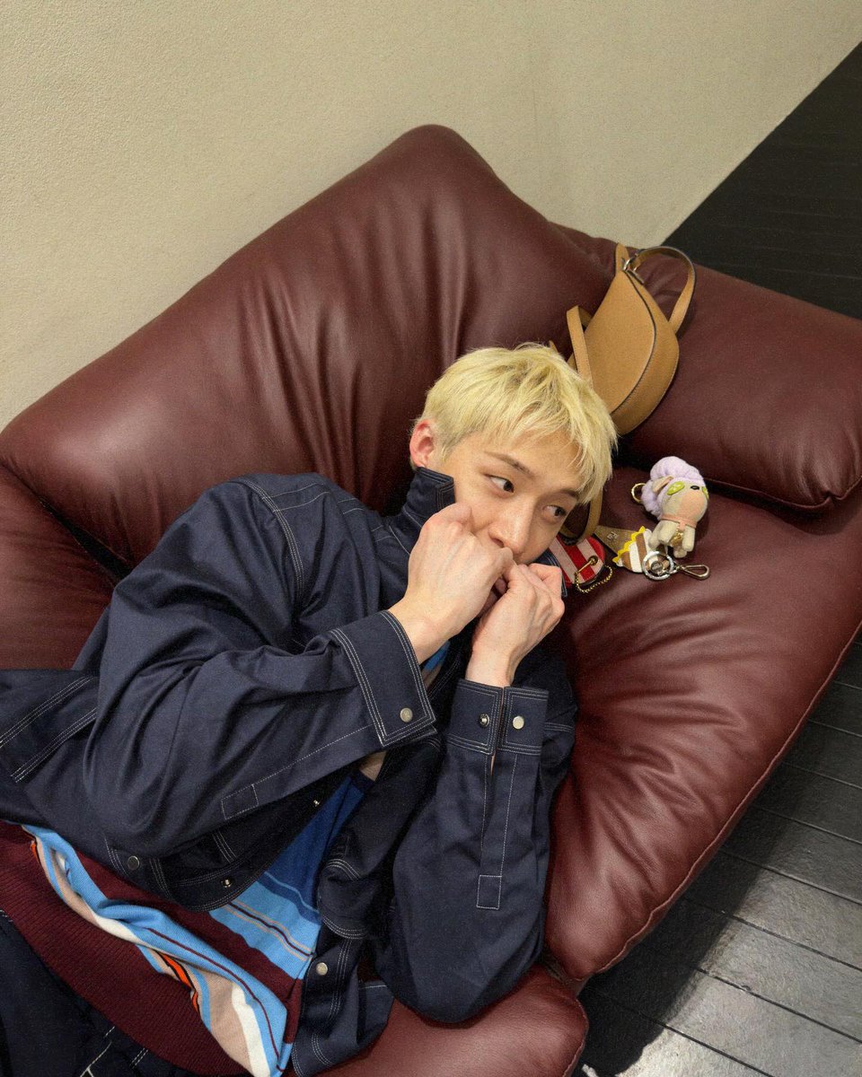 Bang Chan France tweet media