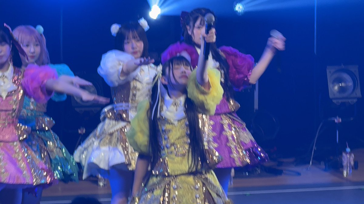 みて、これはね、曲流れ始めて興奮で私の手が震えまくってしまったせいで、超ブレブレになったれあたんだよ