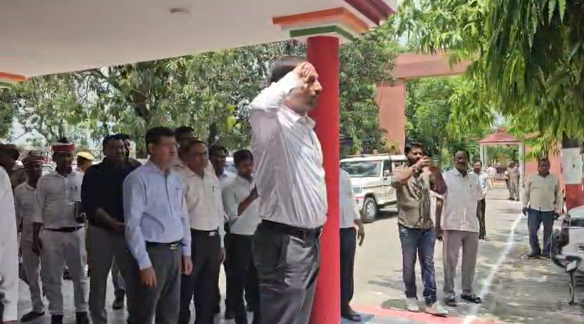 bstvlive's tweet photo. महराजगंज
➡नवागत DM गौरव सिंह सोगरवाल ने संभाला कार्यभार
➡कोषागार कार्यालय में कार्यभार ग्रहण किया
➡CDO, ADM और अन्य अधिकारियों ने किया स्वागत
#Maharajganj #NewDM https://t.co/1t8CNdADmf
