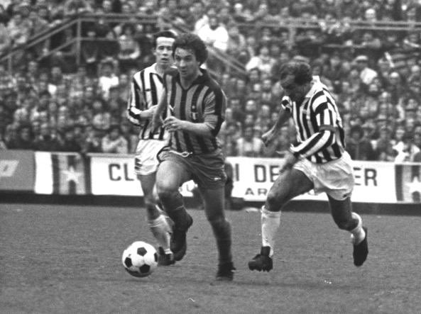 Nella mia bio da sempre c’è una
citazione per il mio primo idolo ⚫️🔵
“credo nella fantasia di Beccalossi”.
Con te ho sognato,
eri il mio poeta ribelle,
il genio fuori dagli schemi… ciao Beck
#Beccalossi