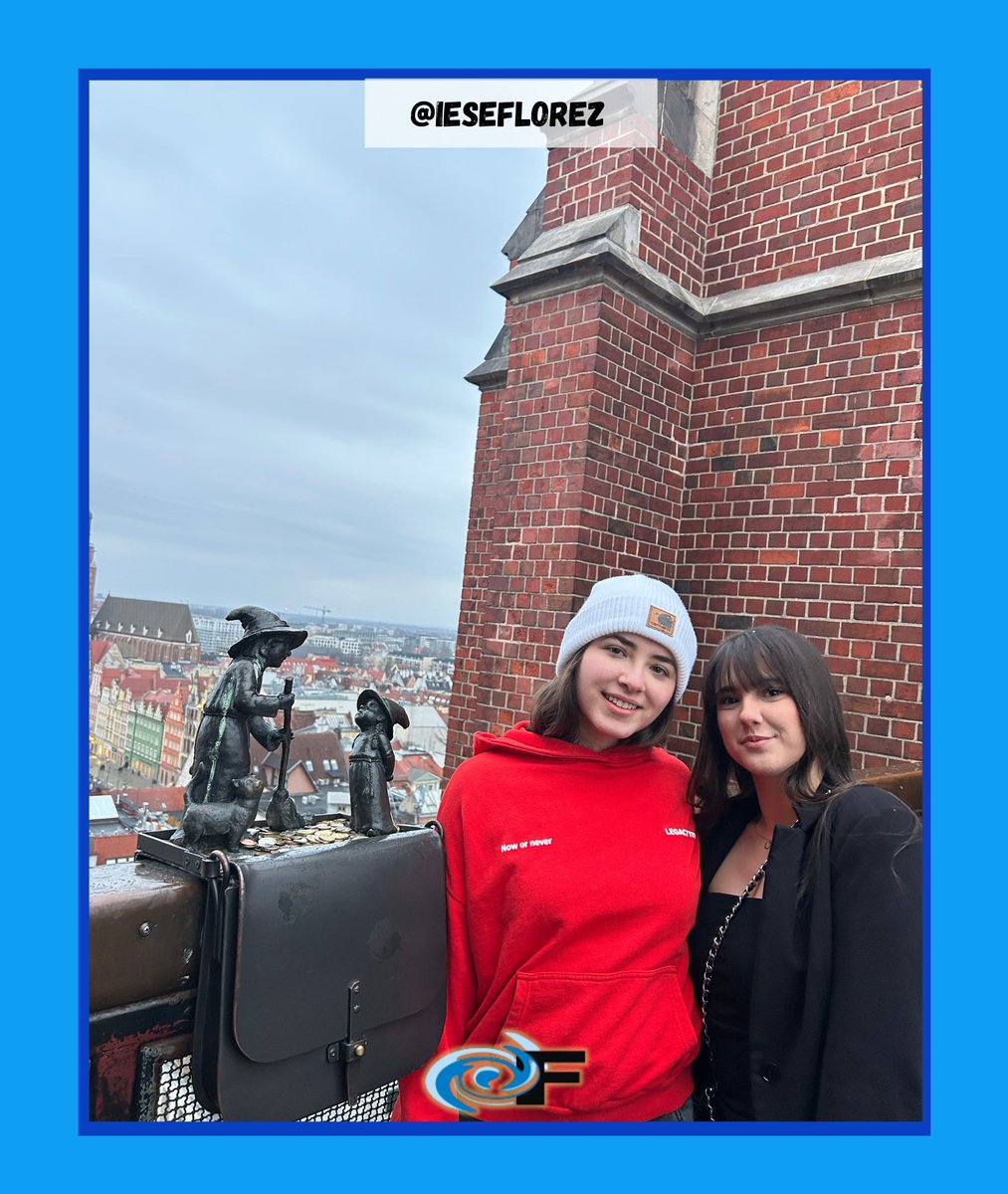 iesEFlorez's tweet photo. 🌍✈️ Elena A. y Yanira B., de 2º curso del CFGM Atención a Personas en Situación de Dependencia, se encuentran realizando una movilidad Erasmus+ en Poznań (Polonia) 🇵🇱
Una experiencia internacional que les permitirá seguir creciendo personal y profesionalmente. 💙
#EurojovenCYL https://t.co/sZJscaKZcI
