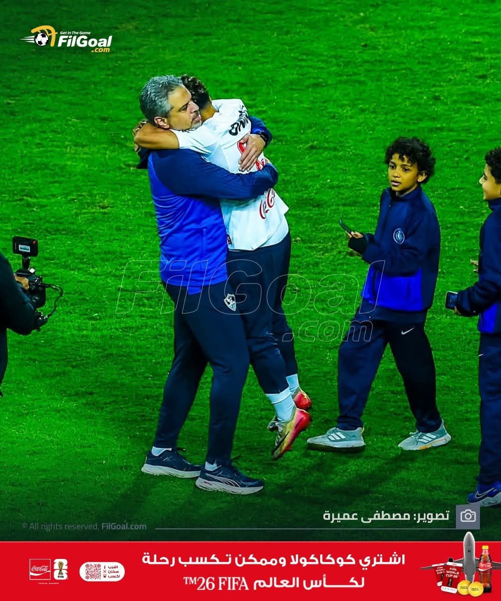 AhmedNabilRm1's tweet photo. مفيش زملكاوي متوقعش التعثر بعد ما عرف إن خوان بيزيرا دكه بسبب إنه مصاب، المشكله إنه لو كان ماتش عادي كان هيكون برا القائمة لأن واضح إنها مش إصابة سهلة، مشهد خوان وهو بينزل من الدكة ومن كرة واحدة يكسب فريقه وبعدها يقع على الأرض لأن إصابته زادت مشهد سينمائي من بطل اللعبة الشعبية. https://t.co/e2n4Gq4oGD