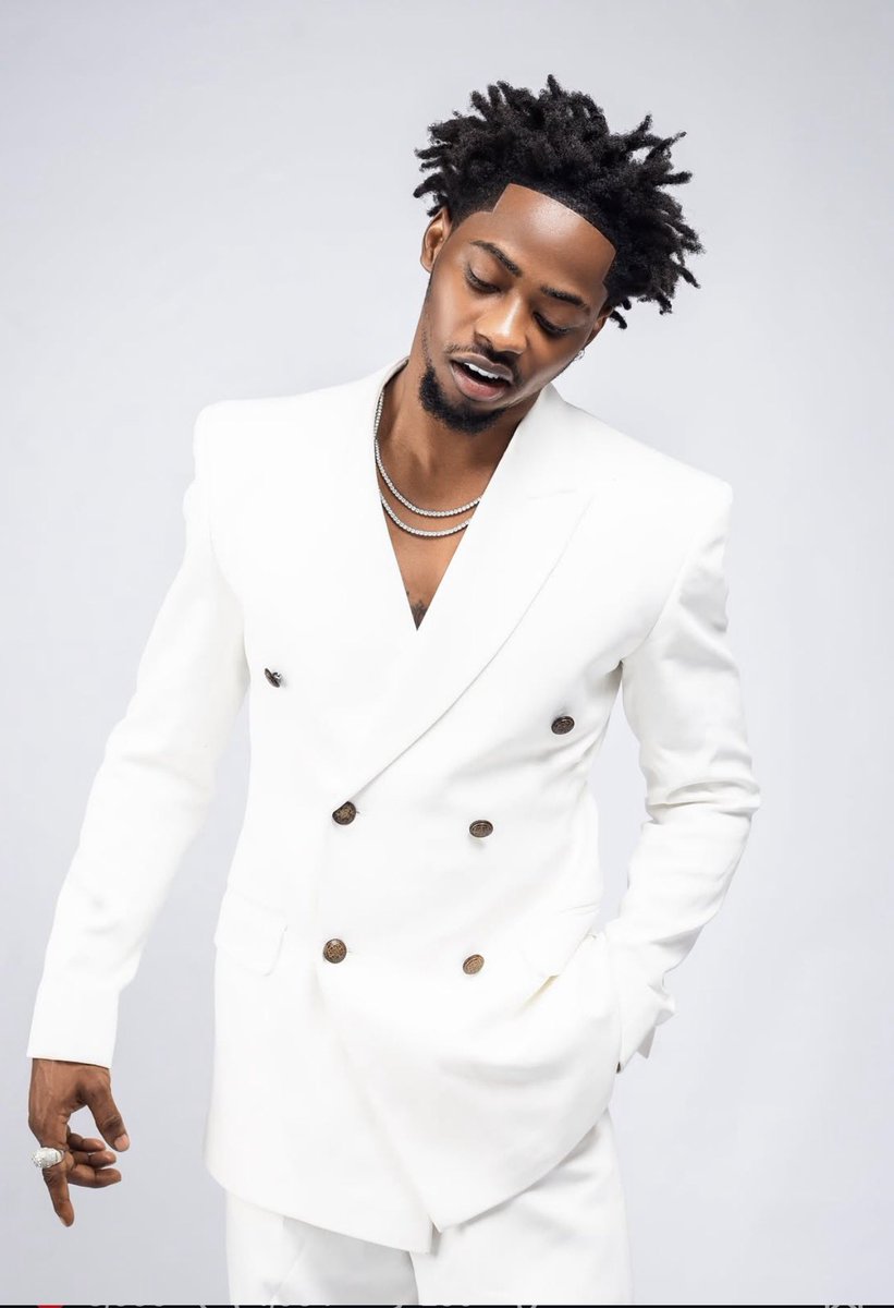 OfficialSwazzi's tweet photo. Iyoo Day 🎂 🐐 @jeriqthehussla 
Styled in @ldmclo_ng https://t.co/Gj2GJ0Xk9p