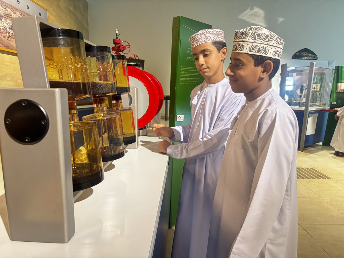 BahlaSchool's tweet photo. ٩٤ طالبًا من موهوبي المدرسة (مصادر التعلم – الابتكار – الإذاعة) انطلقوا إلى عالم المعرفة بمسقط، ليستكشفوا معرض النفط والغاز، مركز الإيكولوجيا، والقبة الفلكية في شركة تنمية نفط عمان.

رحلة تُحوّل العلم إلى مغامرة، وتُرسّخ الاستدامة كجسرٍ نحو المستقبل 🌍🌟 https://t.co/qjUgViFGWD