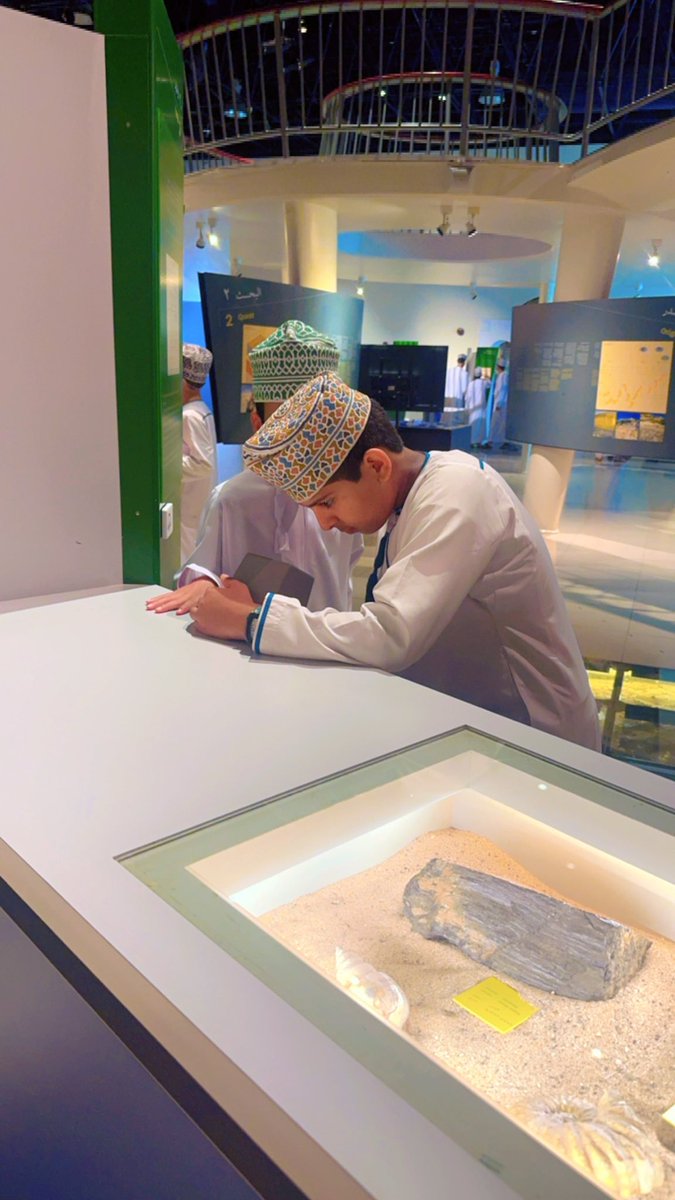 BahlaSchool's tweet photo. ٩٤ طالبًا من موهوبي المدرسة (مصادر التعلم – الابتكار – الإذاعة) انطلقوا إلى عالم المعرفة بمسقط، ليستكشفوا معرض النفط والغاز، مركز الإيكولوجيا، والقبة الفلكية في شركة تنمية نفط عمان.

رحلة تُحوّل العلم إلى مغامرة، وتُرسّخ الاستدامة كجسرٍ نحو المستقبل 🌍🌟 https://t.co/qjUgViFGWD