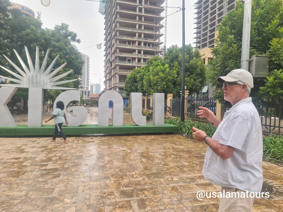 ToursUsalama's tweet image. From chaotic, colourful markets to panoramic city views, Downtown #Kigali never fails to impress. 

We started the day exploring the vibrant streets of Nyamirambo &amp;amp; tasting local flavours in Kigali! 🇷🇼☕ #VisitRwanda #UsalamaTours

Book with us! #KigaliCityTour #summervibes #fly