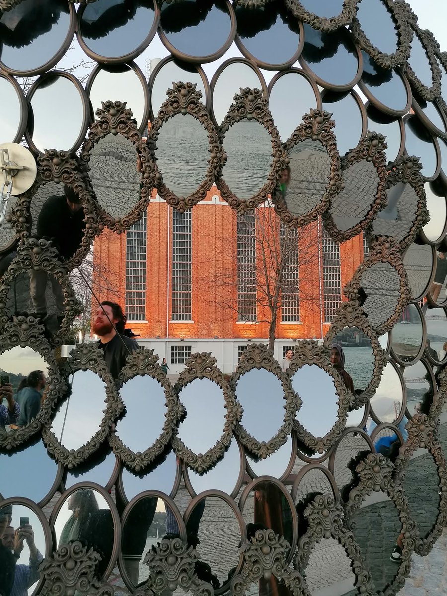 skymanuelima's tweet photo. A exposição individual de Joana Vasconcelos, no MAAT, sob o tema Plug-in, reuniu obras inéditas e algumas peças icónicas produzidas pela artista desde 2000. #exposição #Plug_in #Joana_Vasconcelos #MAAT #arte #Lisboa #Belém #travelphotography #viagens https://t.co/k7BmzmN00X