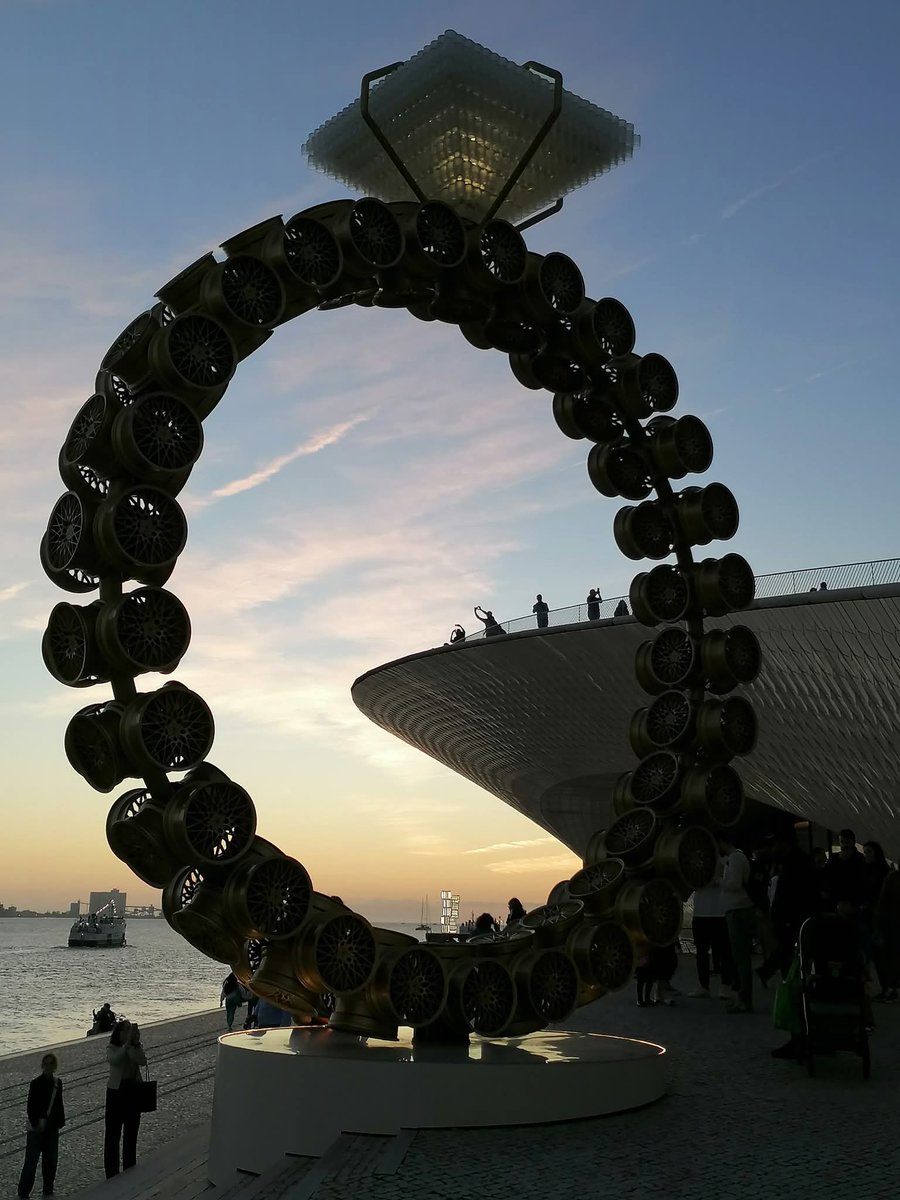 skymanuelima's tweet photo. A exposição individual de Joana Vasconcelos, no MAAT, sob o tema Plug-in, reuniu obras inéditas e algumas peças icónicas produzidas pela artista desde 2000. #exposição #Plug_in #Joana_Vasconcelos #MAAT #arte #Lisboa #Belém #travelphotography #viagens https://t.co/k7BmzmN00X