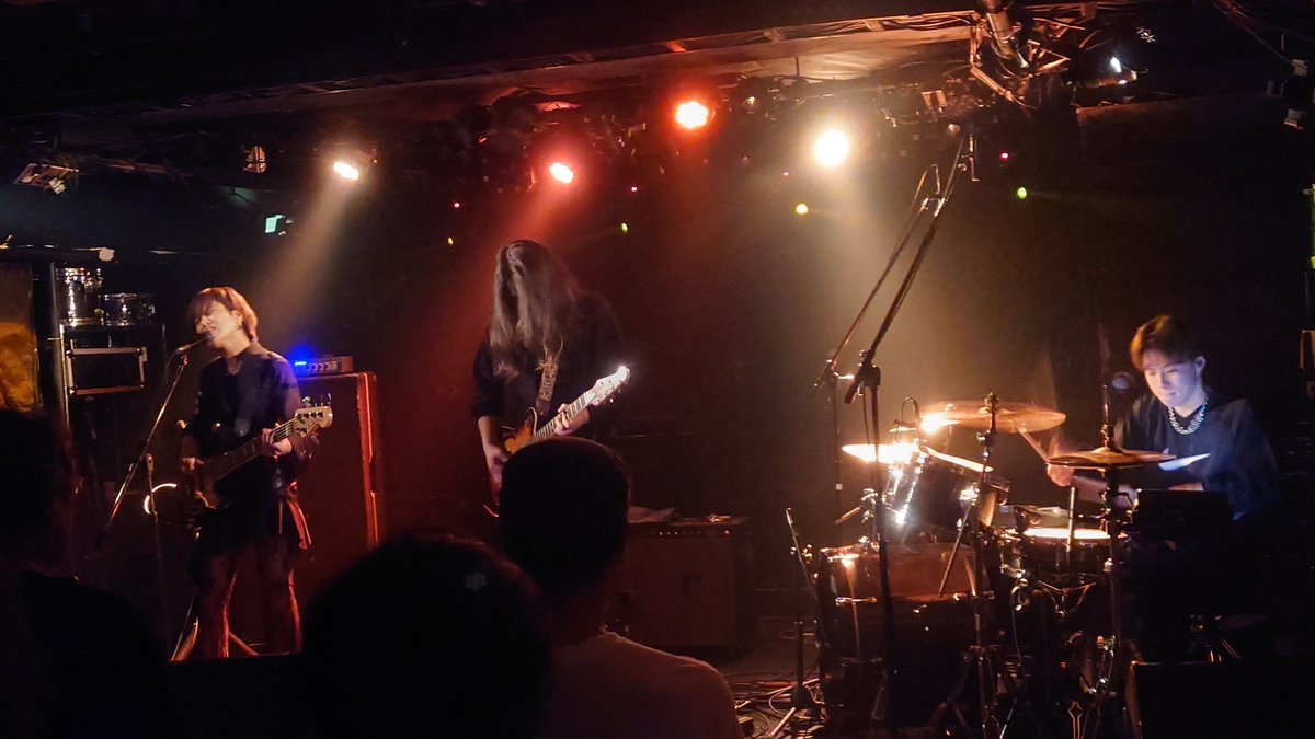 summerslum1019's tweet photo. 新宿NINE SPAICESへ
synchre良かった https://t.co/LPo0sC0RrZ