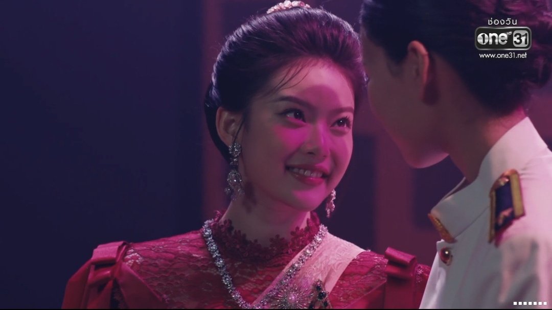 yn_yndream19's tweet photo. สาวเครือฟ้า มงลงสร้อยแทนบุษบง 

#สอดสร้อยมาลาEP5 https://t.co/tp9MR7Jdd0
