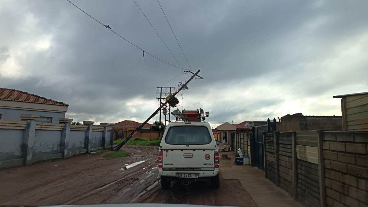 Eskom_SA's tweet photo. #EskomGauteng
#DaveytonOutage
The outage affecting customers in Mayfield was caused by a fallen electricity pole carrying a transformer during last night’s storm. As a result, the conductors snapped.
Work is currently underway to erect a new pole and restring the conductors in order to restore supply to the affected customers.
An estimated time of restoration is not available at this stage. Further updates will be shared as work progresses.
We apologise for the inconvenience caused.