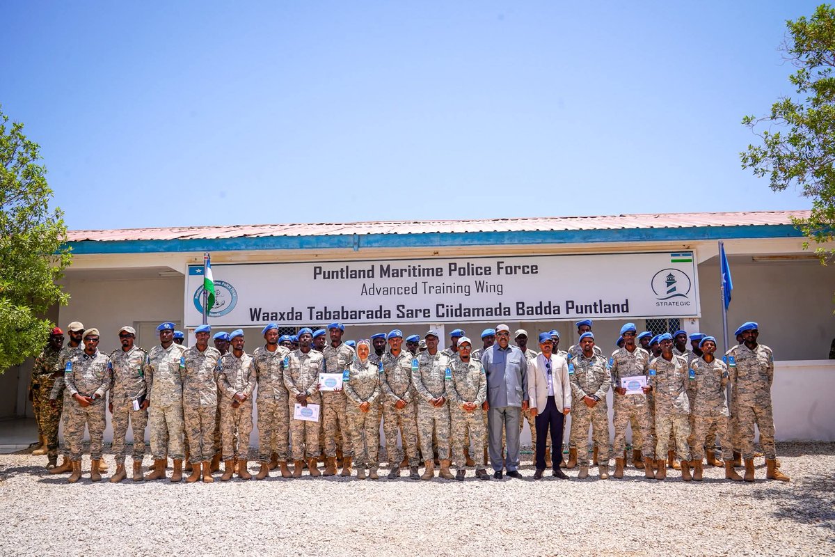 Plstatehouse's tweet photo. Madaxweynaha Dowladda #Puntland Mudane @HESaidADeni, ayaa maanta tababar u soo xiray saraakiisha hoggaaminta iyo hubka culus noocyadiisa kala duwan ee hawlgallada la dagaalanka Argagixisada ee #Calmiskaad iyo #Calmadow. https://t.co/aQZ2jPydiy