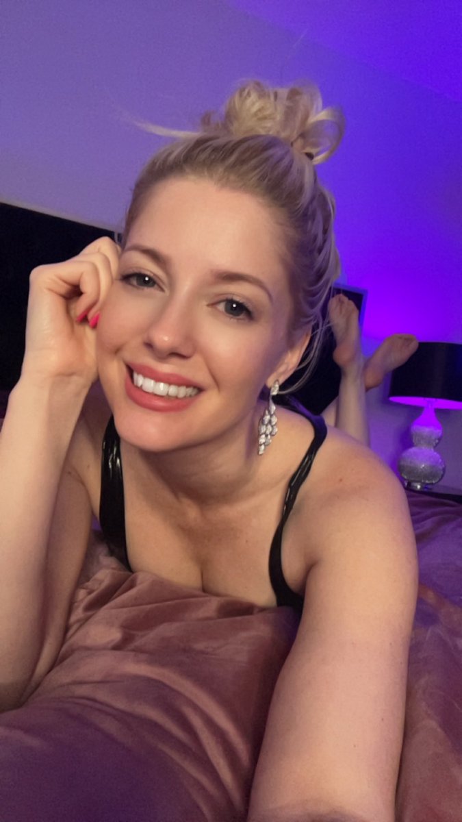 Charlotte Stokely 🐝 tweet media
