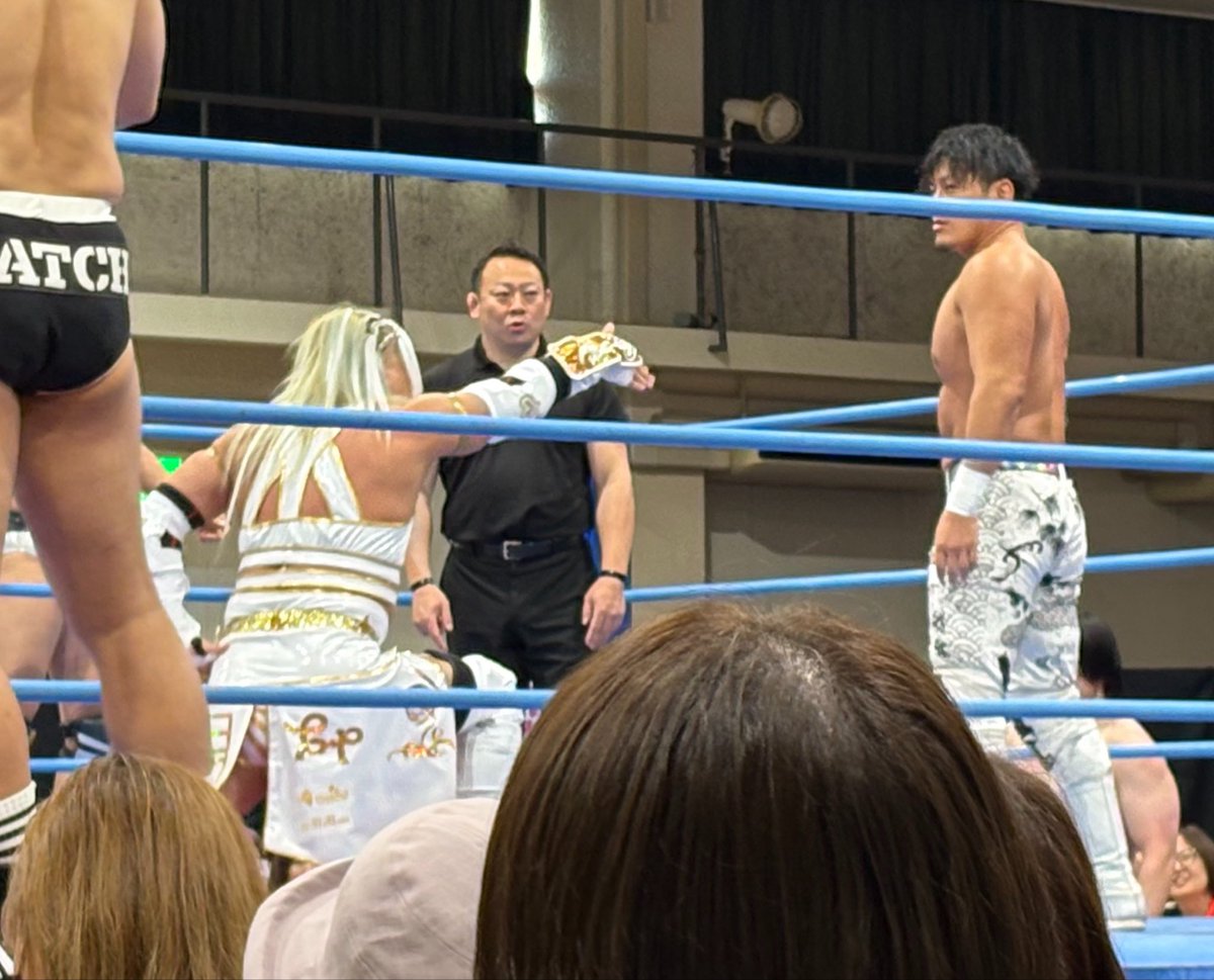 staff_eno's tweet photo. GW中に

2回もシャンパン☆シャンパンしてた🍾🍸

 #ajpw
 #郡山
 #みちのくプロレス
 #仙台
 #愛澤No1
 #北斗軍 https://t.co/Vf0wuXBBNN