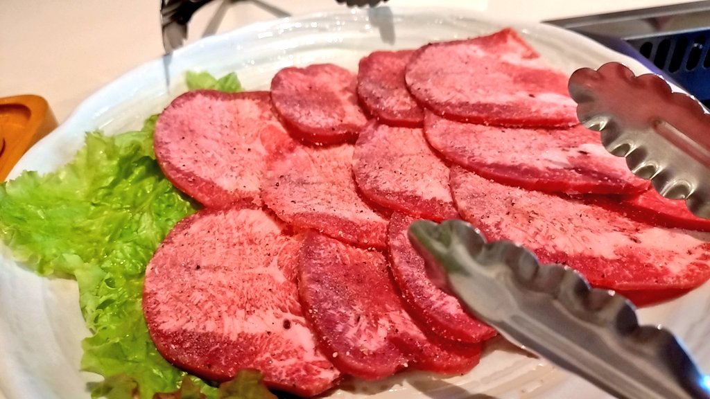 chemeco's tweet photo. 働いたり走ったり書いたりしてる間にGWは過ぎ去っていった。継続は力なり。昨日食べた牛タンの写真ペタリ。いくつになっても肉が好き。 https://t.co/5lOEr7Aktl