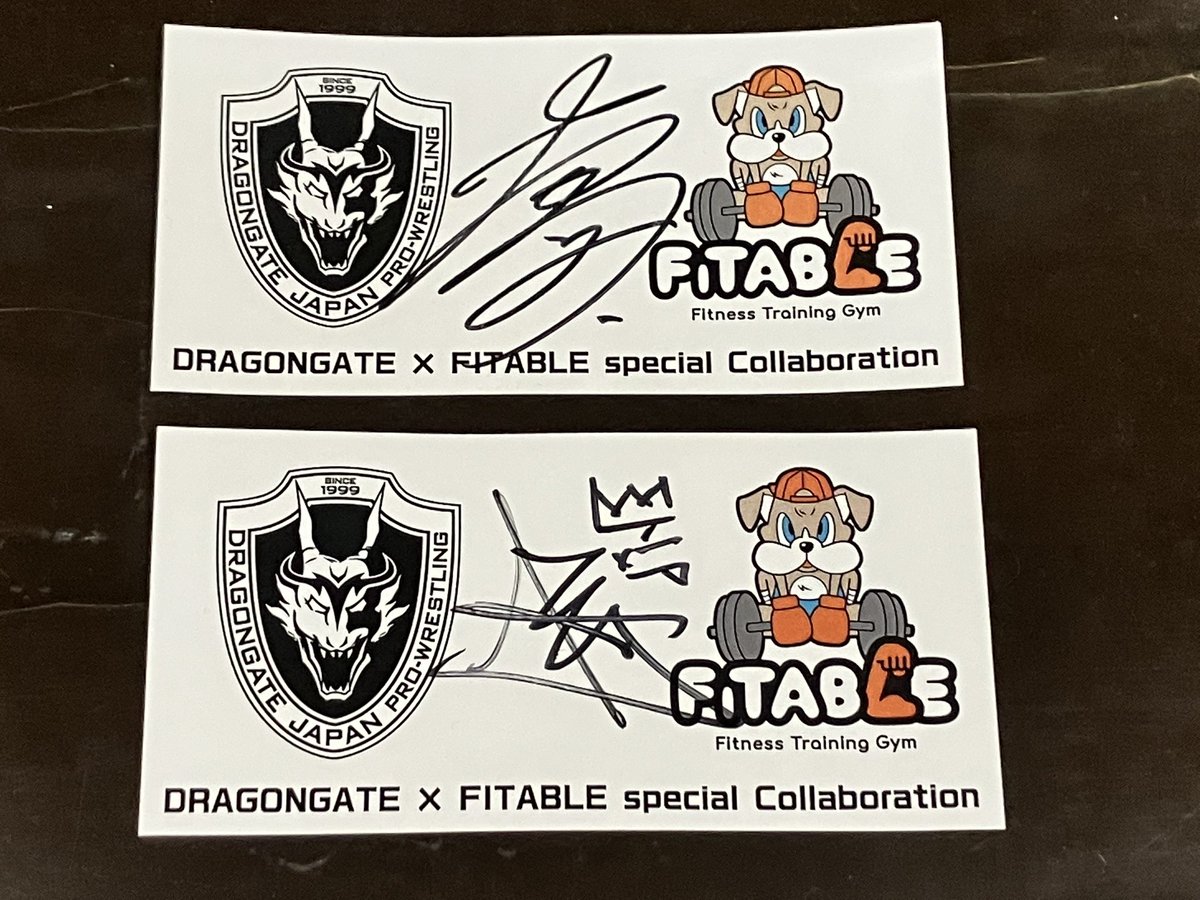 gobaaan2tom's tweet photo. GWの京都大会で🎁していた
#ドラゴンゲート　と　#FITABLE のコラボステッカーのフォロワー限定🎁企画🎊サイン入りは数量限定🙇サイン無しは多くありまスゥ〜🤩チャレンジ条件は、この後ポストしまスゥ〜 https://t.co/BTpQPsrR39