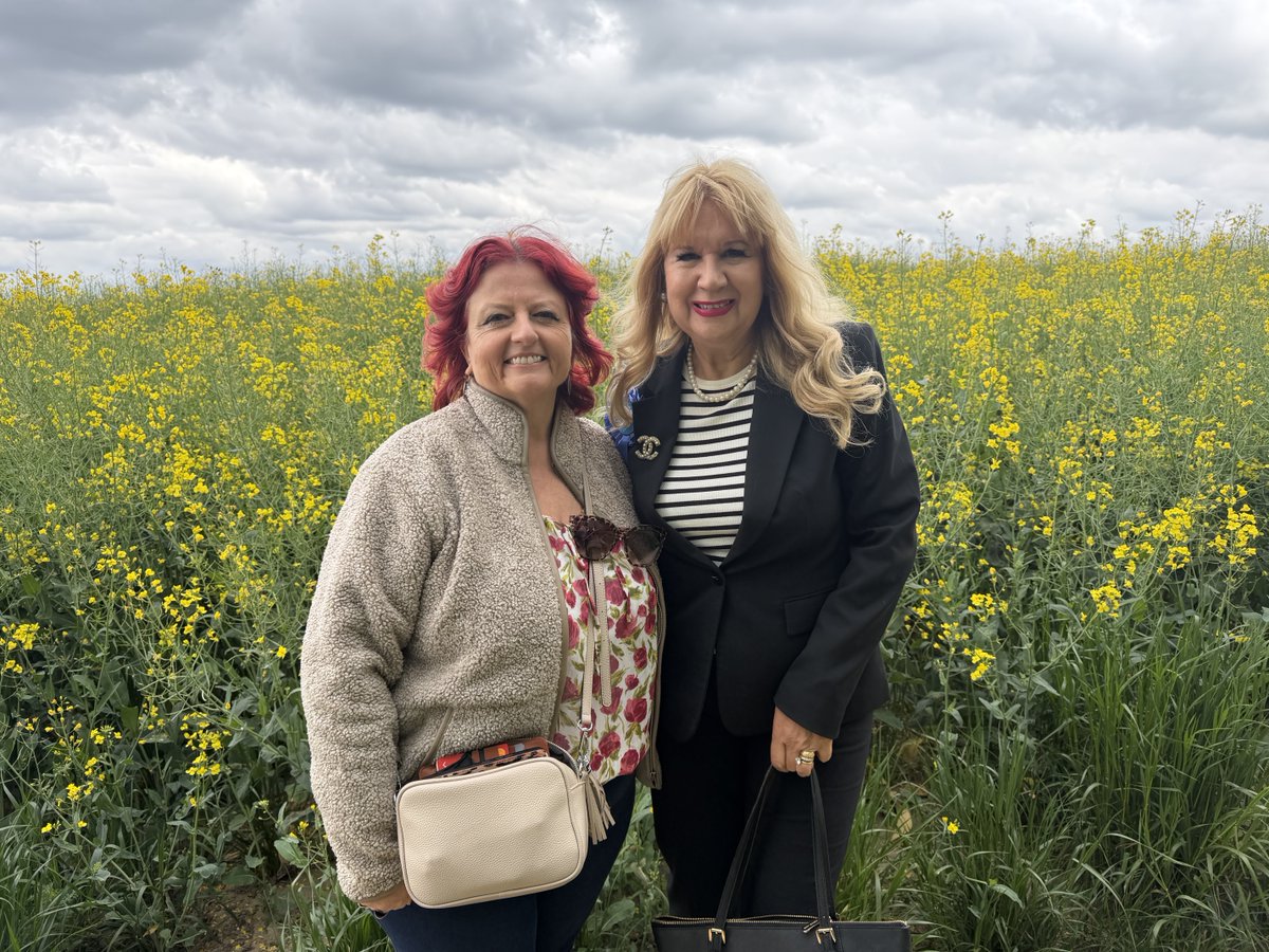 KimBotting's tweet photo. Great to meet Kemi Badenoch MP again today  
seen here with fellow Cllrs &amp; candidates  us -Conservatives continue to fight against any building on our green belt . It was also lovely to see PEITRA- we work together with the Police fighting against the youths killing wildlife / https://t.co/uO2iExlRWG