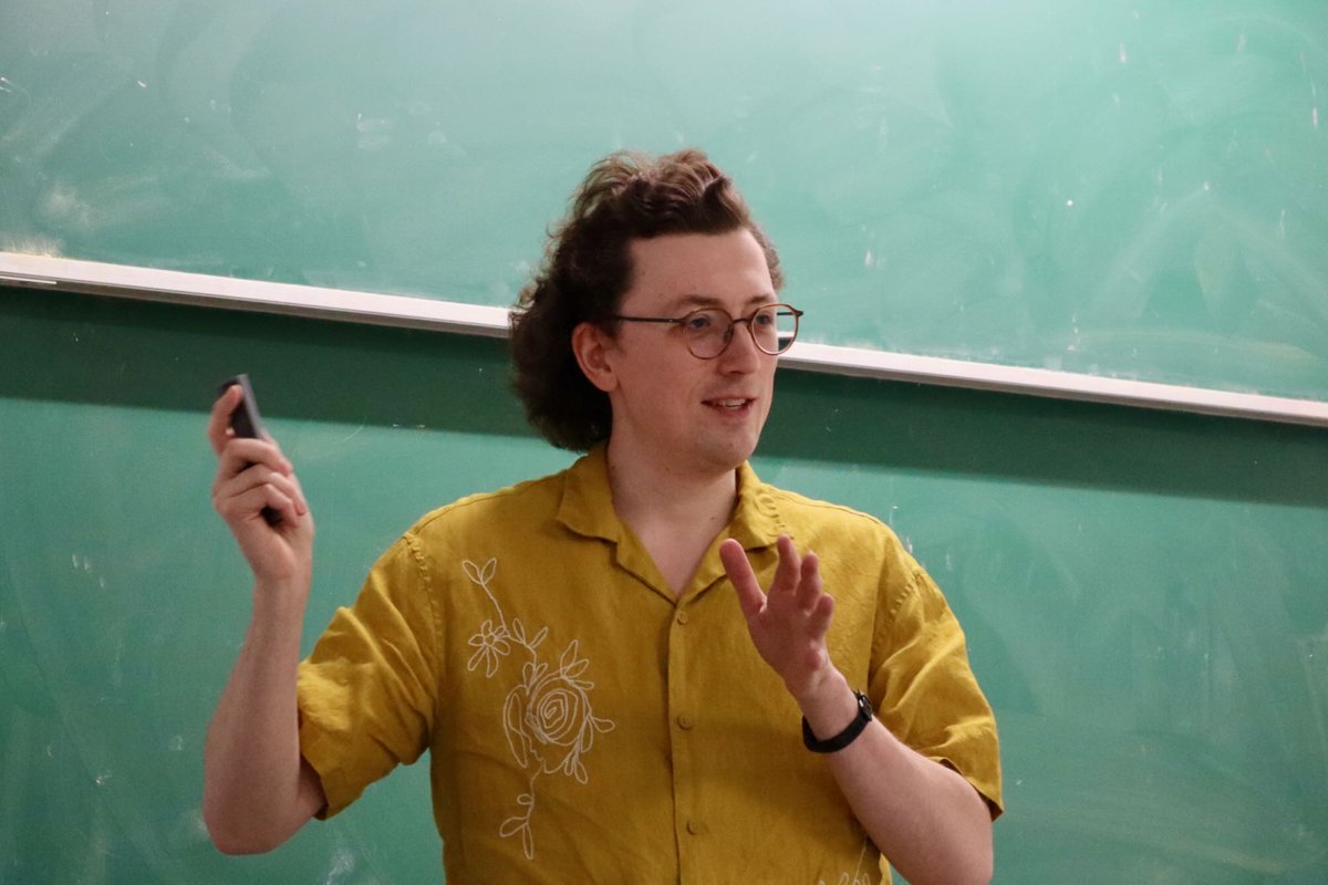 ibsdimag's tweet photo. On May 6, 2026, Maximilian Gorsky from @ibsdimag
gave a talk at the Discrete Math Seminar on a new algorithm for k-disjoint paths problem with an explicit running time.  "The Disjoint Paths Problem lies in the Oort cloud of algorithms"
https://t.co/CmvzVeG50B https://t.co/96J13r8oup
