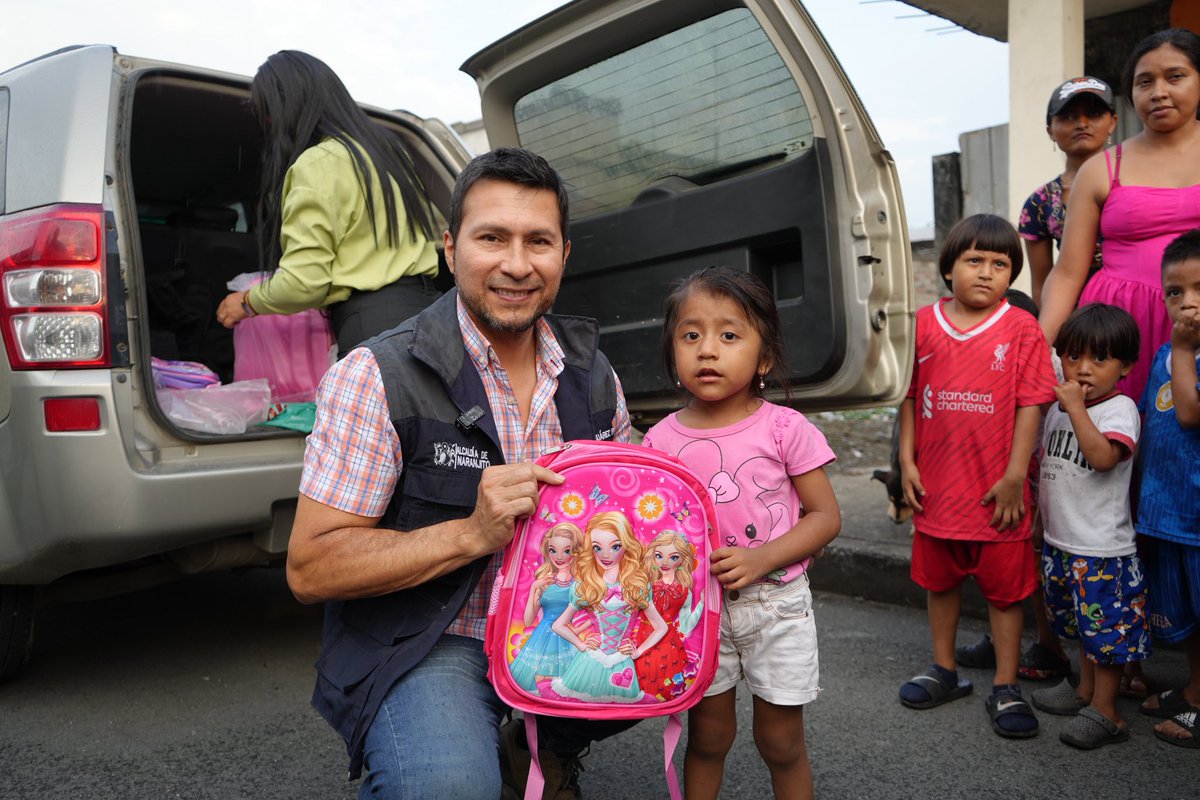 AlcalNaranjito's tweet photo. La Alcaldía de Naranjito realizó la entrega de mochilas escolares en la ciudadela San Luis, beneficiando a nuestros niños y niñas en este nuevo periodo académico. https://t.co/f4vXGDwMPX