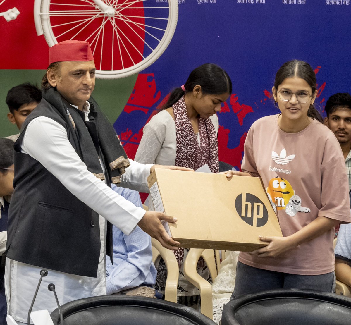 Samajwadi A K tweet media