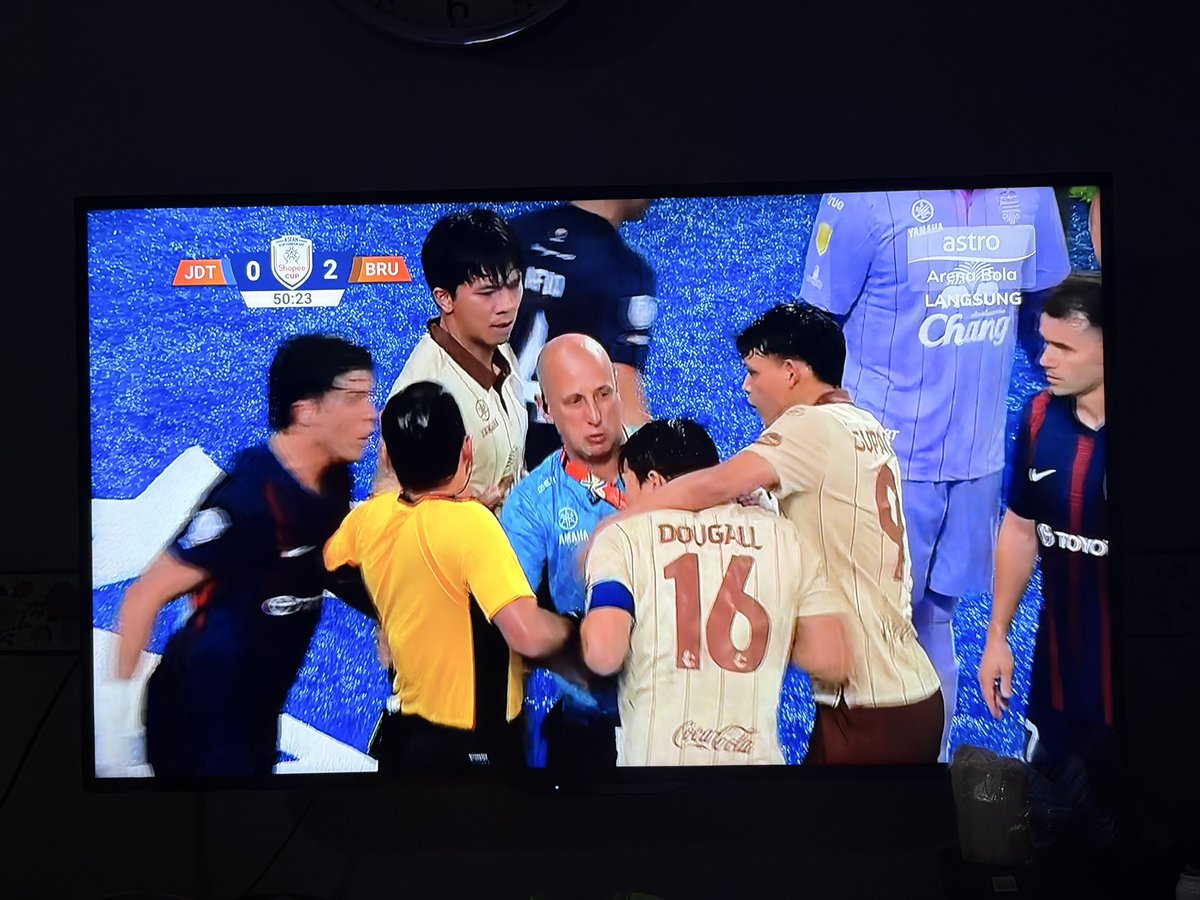 eldiablobenak's tweet photo. Best in asia my ass
#thegameisrigged
#jubolusi
#fakeplayer https://t.co/XV3sZchpIo