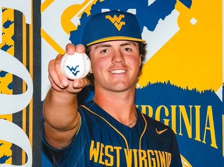 Jeffery_Cobb's tweet photo. Recent WVU baseball signee Ryan Piekutoski's stats this year at USC-Sumter are ridiculous. The JUCO slugger is batting .463, 25 HRs, 82 RBIs and 22 stolen bases. Mountaineers jumped on him after he decommitted from South Carolina. Western PA product out of Cranberry Township. https://t.co/tgIaKRAAon
