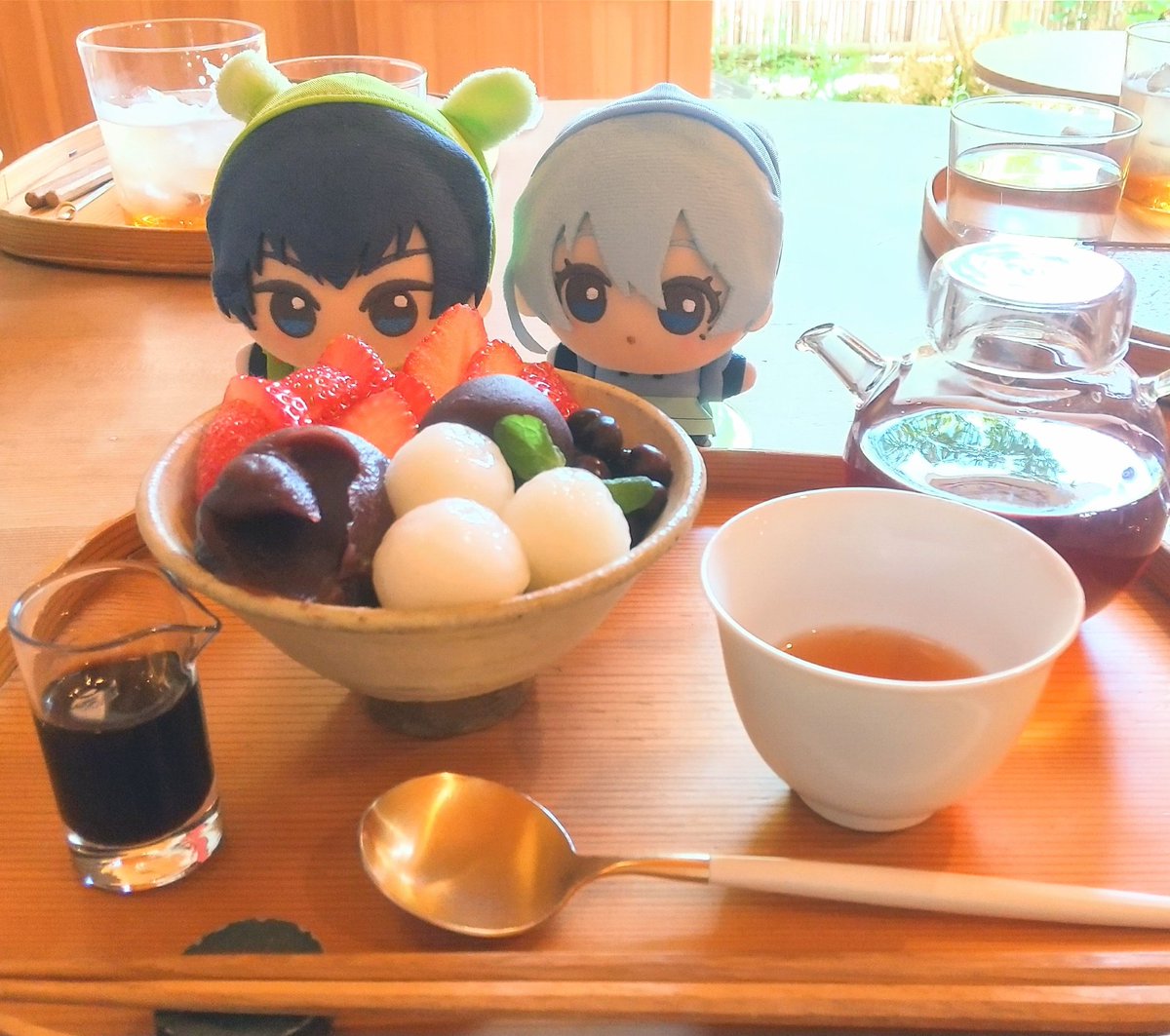 🍓あんみつもぐもぐかわいい🐰😋