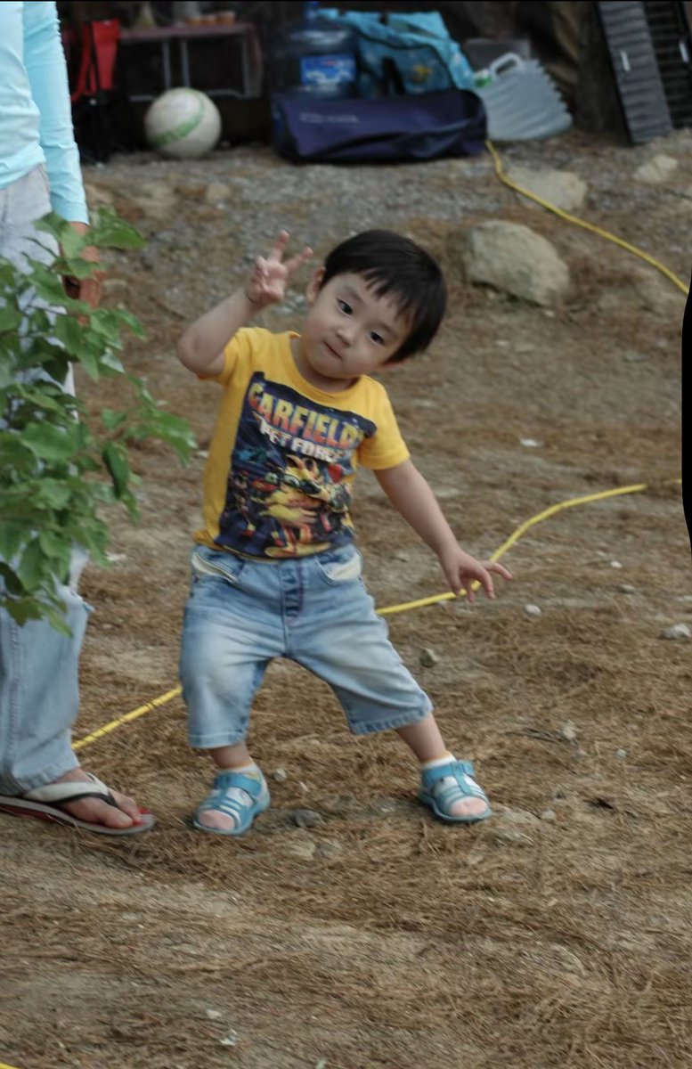 bananayunseo's tweet photo. 차이 봐 사실 그냥 똑같이 애기임 https://t.co/n8yMvAogJG