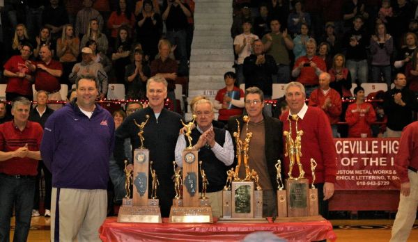 IHSA_IL's tweet photo. The #IHSA is saddened to hear of the passing of legendary Lawrenceville High School boys basketball coach, Ron Felling.

Felling led Lawrenceville to four state championships ('72, '74, '82, '83) before coaching at Indiana University.

More from WFIW: https://t.co/5I5jPjwDAB https://t.co/yPvzatVbSS