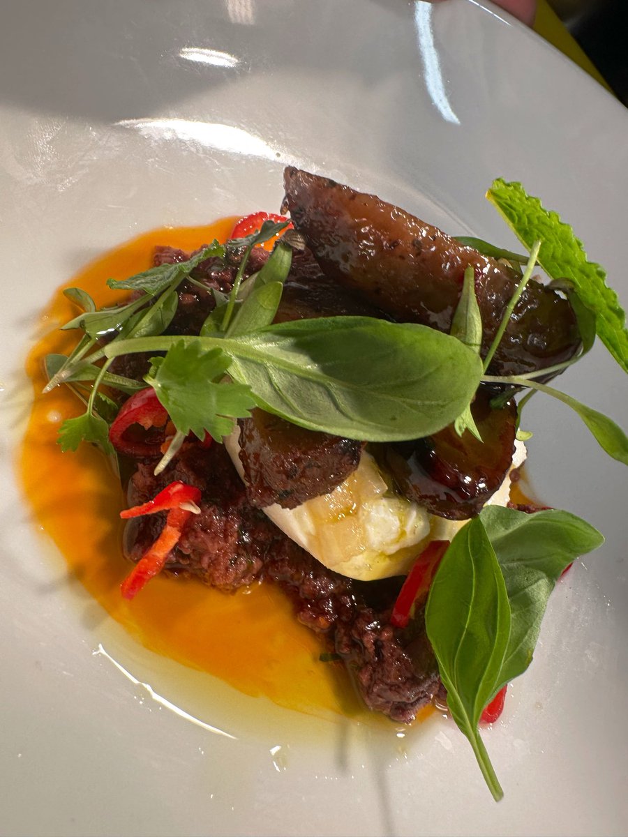 Square Bistro tweet media