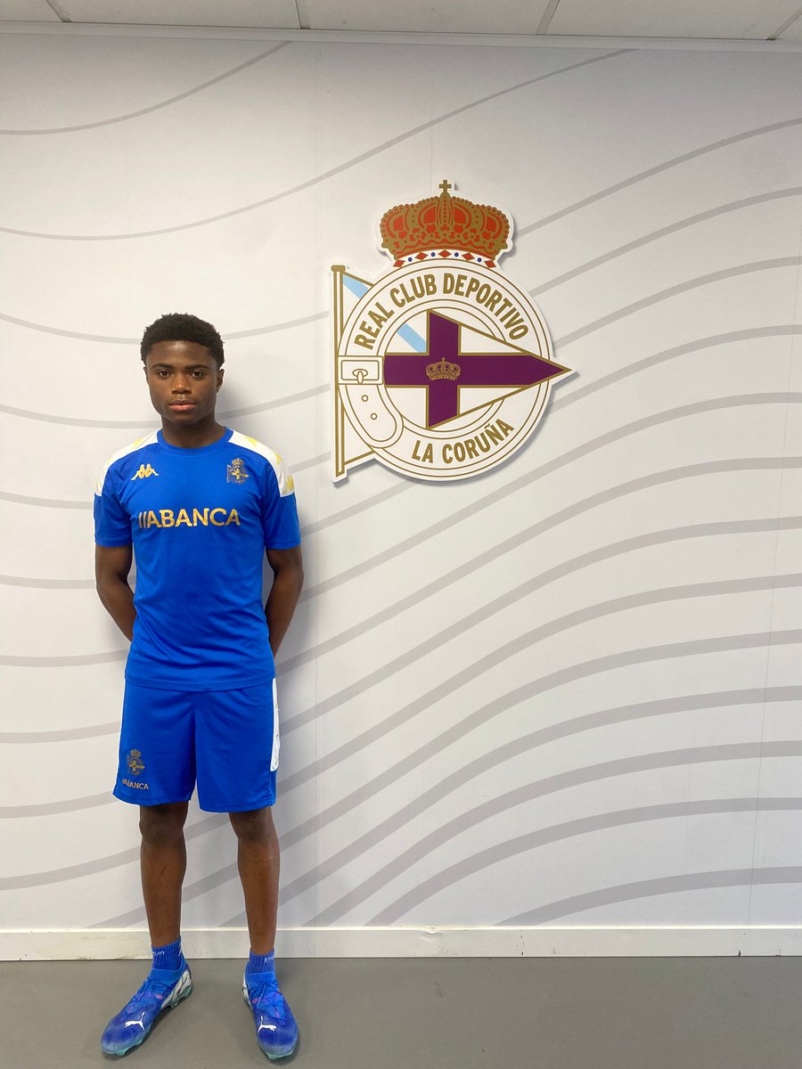 ImperatorOar's tweet photo. Nuestro jugador del Cadete Alberto ha sido citado para entrenar con el @rcdeportivo @deporcanteira.

Enhorabuena!!!❤️❤️💙💙

#impersiempre❤️💙 https://t.co/09s1S9VX0W
