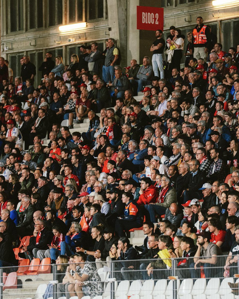 🚨 VIRAGE SUD (7€) ET QUARTS DE VIRAGE SUD-EST ET SUD-OUEST (10€) OUVERTS ! TOUS AU STADE ❤️🤍

🎫 fc-annecy.fr/billetterie 🎫