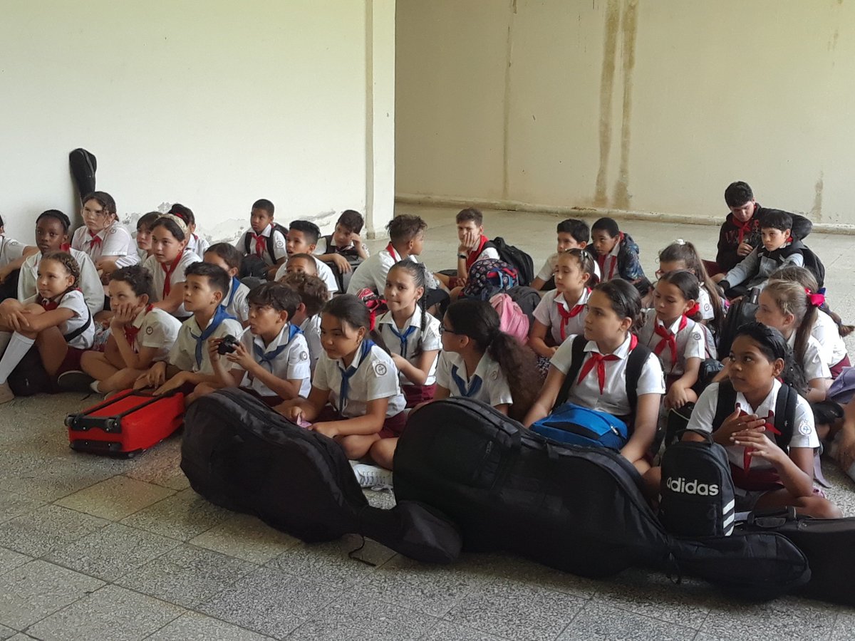 EVALUISCASASRO1's tweet photo. Se intensifica el trabajo educativo esta semana toca Los Buenos Hábitos de Comportamiento #nuestraescuelaformaalhombrenuevo #PasiónPorElArte #ElArteDeEnseñarElArte @CNEArtCuba @GobCamaguey @CubaFCBC @Camagüey https://t.co/svzJQSwmrh