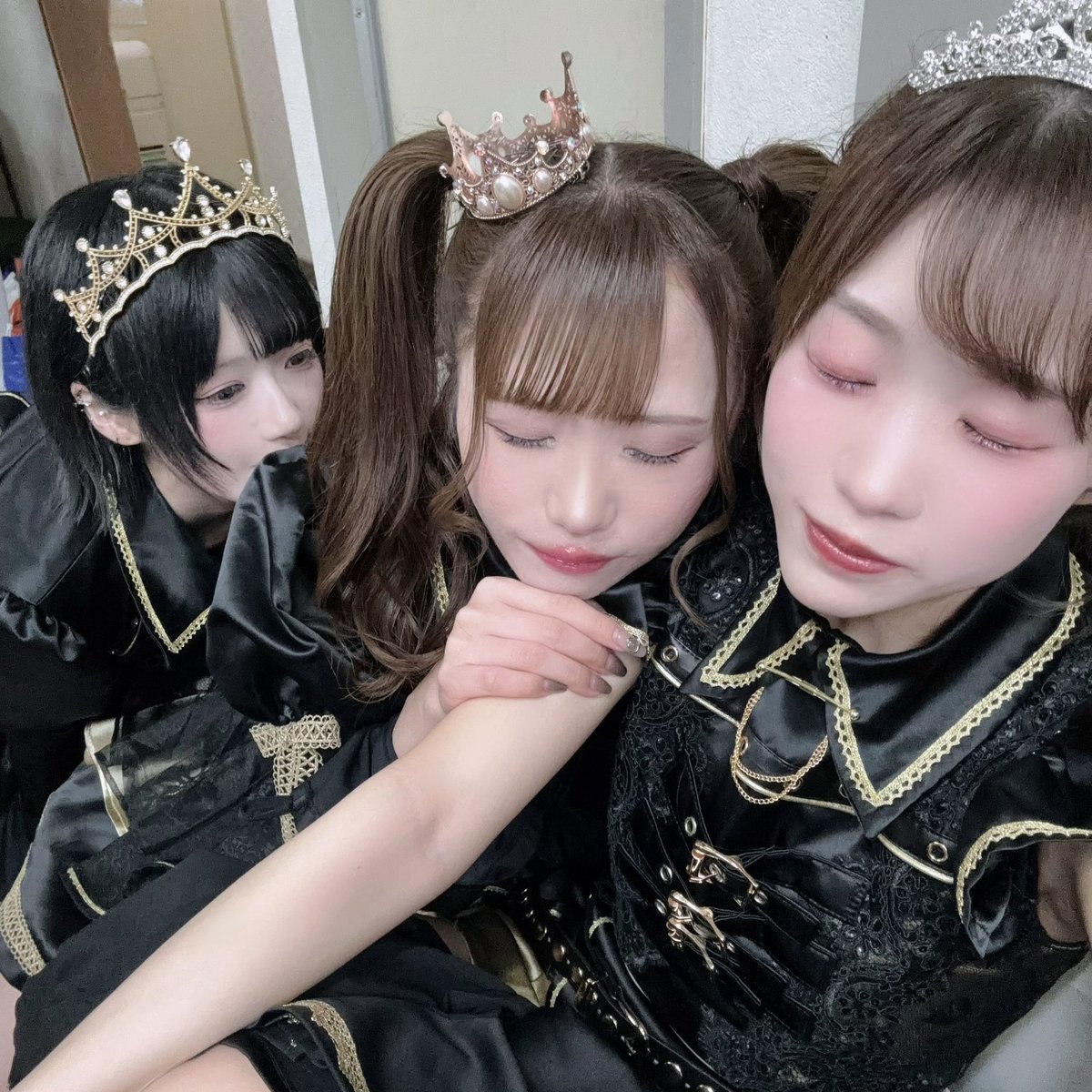 ray_MANACLE's tweet photo. 「NAMARA MAZARU」
出演させていただきました！

まだ1週間だけど、成長してる！！と感じられるライブでした❤️‍🔥
みんなが応えてくれているお陰です✊
GW駆け抜けたよ~!!
ありがとうございました(*´-`) https://t.co/J7aCzeUo5A