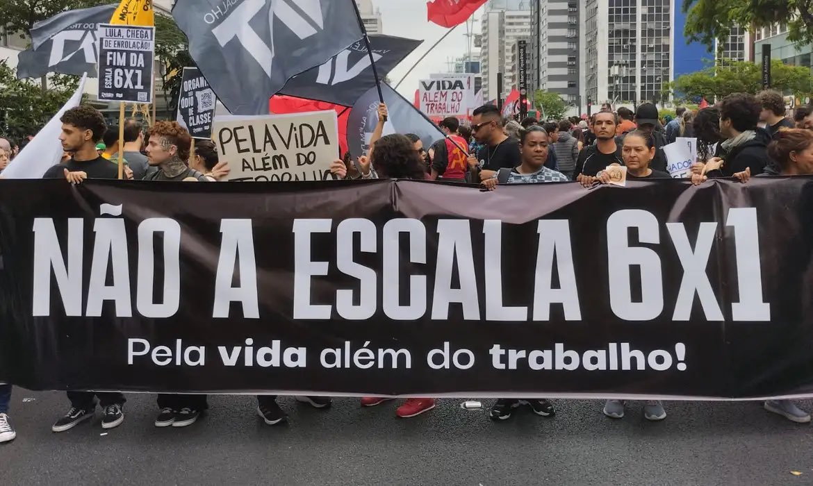 🚨ATENÇÃO, TRABALHADORES DO BRASIL! No dia 26 de maio será votado o FIM da escala 6x1. Isso define o futuro de milhões de pessoas que vivem para trabalhar e não têm tempo nem pra descansar, nem pra viver. É hora de mobilizar e pressionar o congresso inimigo do povo! COMPARTILHE!