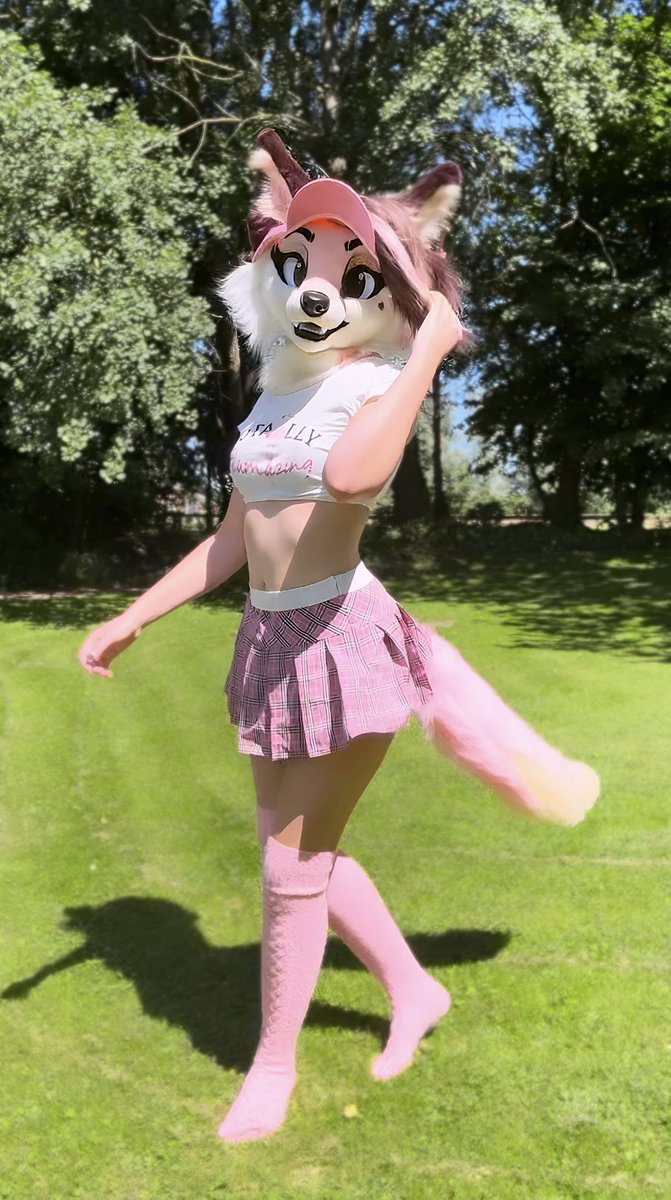 Fuzzy Vixen tweet media