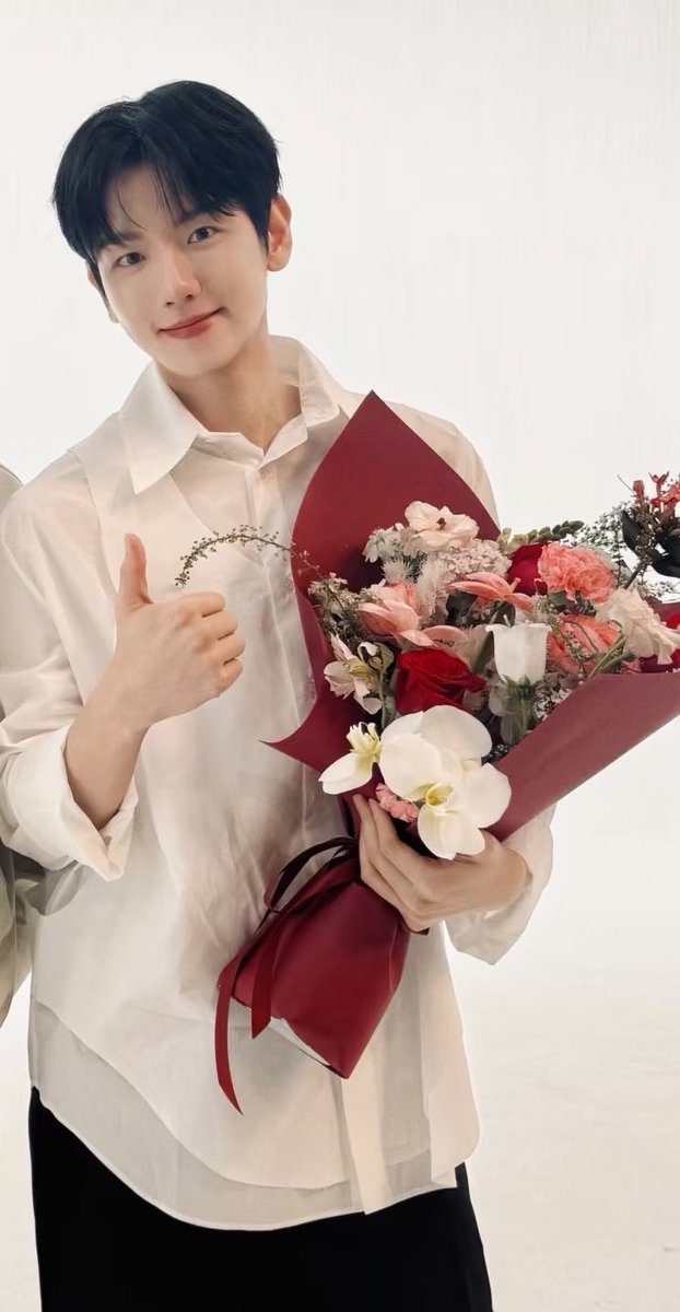 달이 tweet media