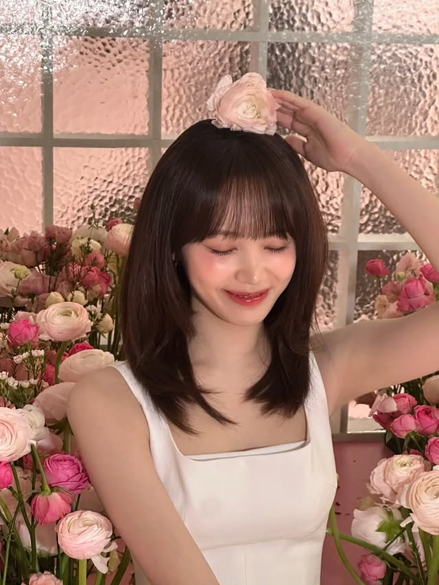 kim chaewon pics tweet media