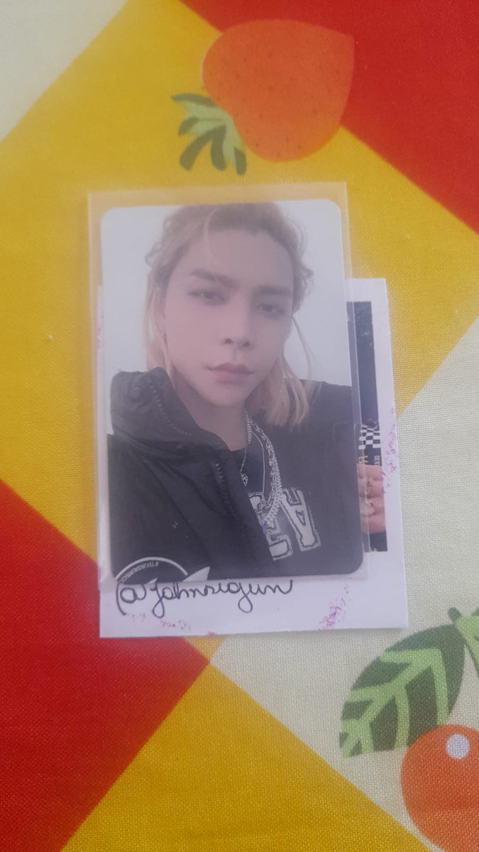 thamihaes's tweet photo. vendas :

set dicon $150

set season's greetings 2023 + boarding pass $60

set 2 baddies $85

resasonance part 2 kihno $ 55

entrega em mãos nas linhas de metrô verde azul e vermelha ( infelizmente não tenho como fazer envios )

feedbacks no twitter @johnseojun https://t.co/aUrQbFqpHa