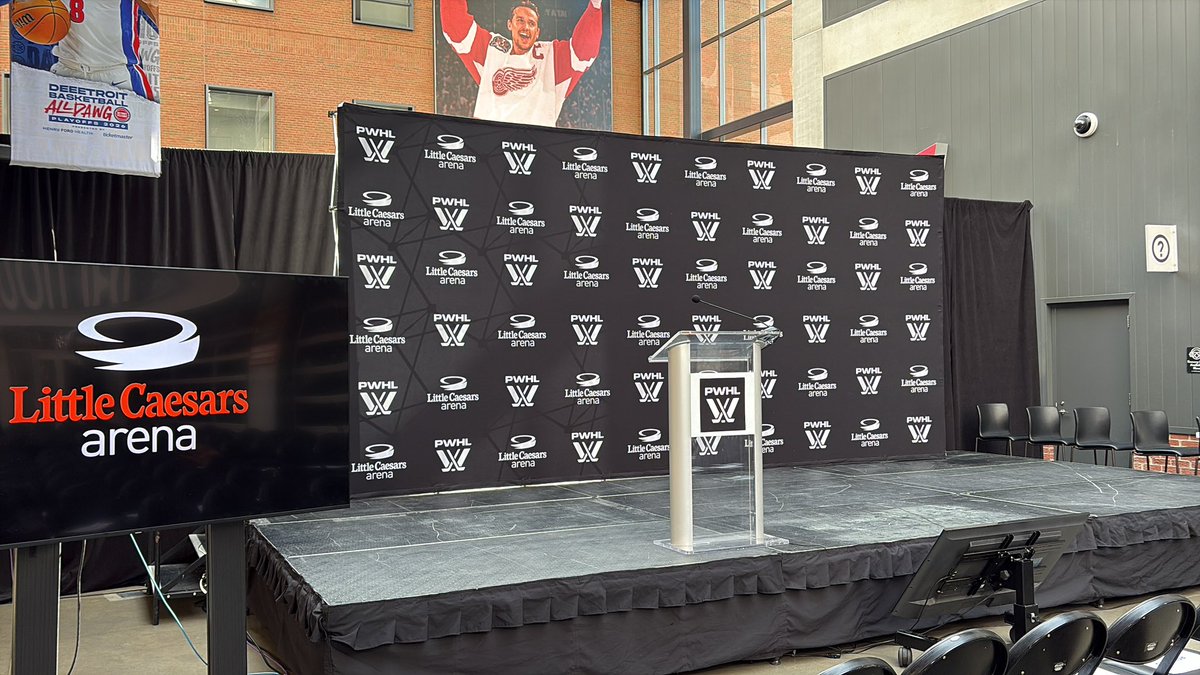 IanKennedyCK's tweet image. It looks like if trends stand for how the PWHL chooses colour schemes it might be black and white in Detroit. 

Vancouver and Seattle had primary colour at announcement. #PWHL