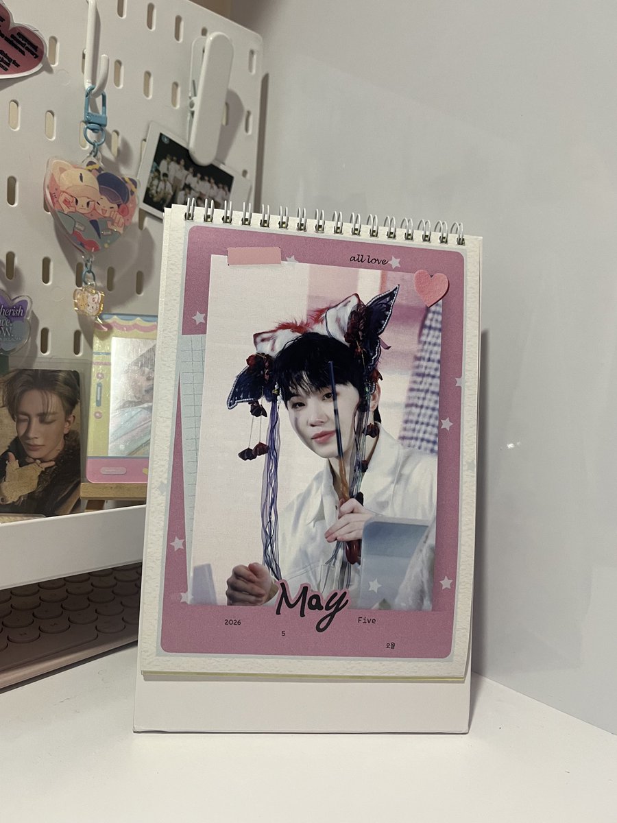kwonsnhn's tweet photo. jihoon photo of the month 🩷 hello may please be good to me 🍀 https://t.co/fSvZ2ZffFN