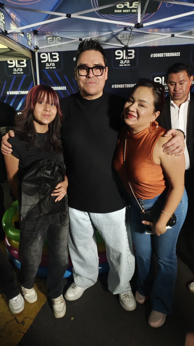charlyngro's tweet photo. @aesquinca 
Hola Toñito bendecido día.
Hoy es cumpleaños de mi pequeña Andrea, cumple 14 podrías enviarle una felicitación?
Somos super fans tuyos!
Pd. Te vimos en las mascotas
Mil gracias 
#caminitoalaescuela https://t.co/Tv7riZs48F