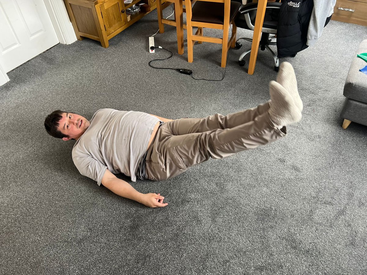 GorillaManFitn1's tweet photo. One to one training with Dom this afternoon 💪🏋‍♂️ #communityfitness #boxingsession #onetoonetraining #adaptivefitness #homeworkout https://t.co/PCEz6BEuXo