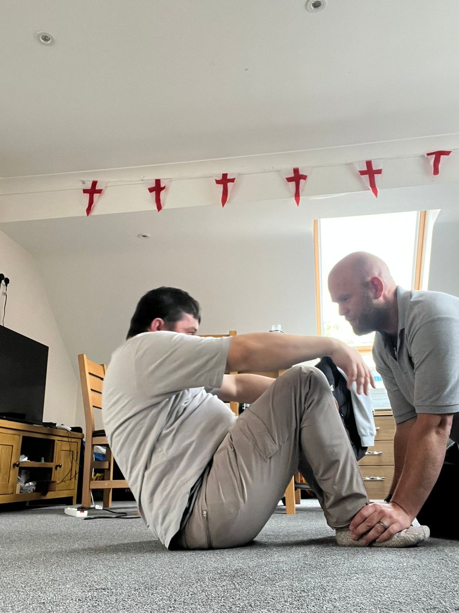 GorillaManFitn1's tweet photo. One to one training with Dom this afternoon 💪🏋‍♂️ #communityfitness #boxingsession #onetoonetraining #adaptivefitness #homeworkout https://t.co/PCEz6BEuXo