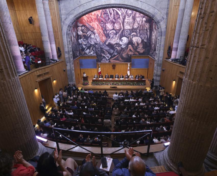 LetrasCUCSH's tweet photo. Karla Planter impulsa UdeG que cuida: lanza política de bienestar y nueva red de hospitales civiles

En primer Informe, destaca puente de maternidad y paternidad, certeza laboral y lanzamiento de Red de Hospitales Civiles como eje de bienestar social

https://t.co/qvA9pEwZnI https://t.co/oV0VO3Ku9E