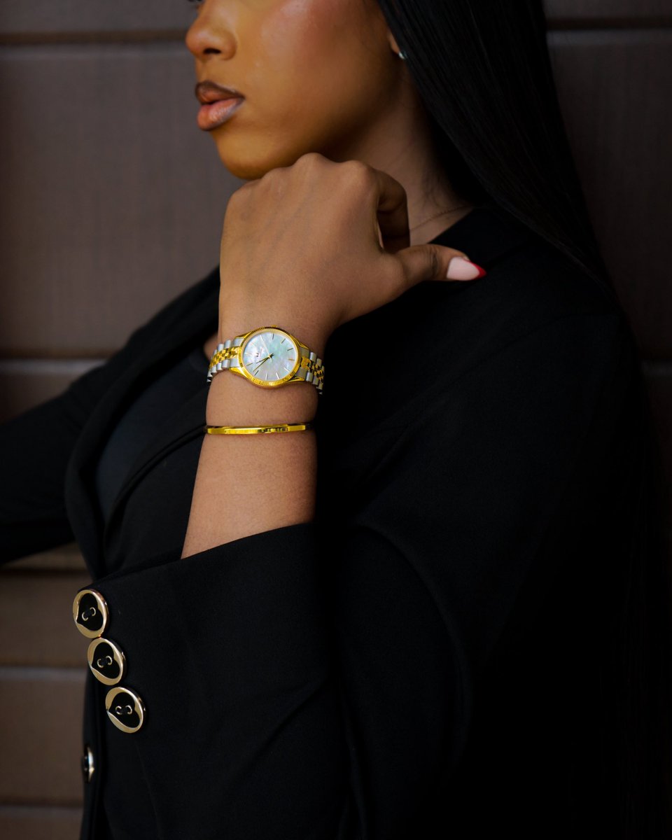 Micserah's tweet photo. Where elegance meets a hint of shine.
Seashell-Gold Silver, shop now. https://t.co/tf2U9kAZBF