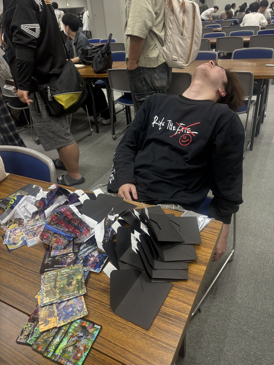 TTM253's tweet photo. 今日のハイライト
おそらく今日世界で1番汁を出すことに命をかけた男の末路
同じ学校の卒業生として誇らしい https://t.co/AUBtBKmcZH