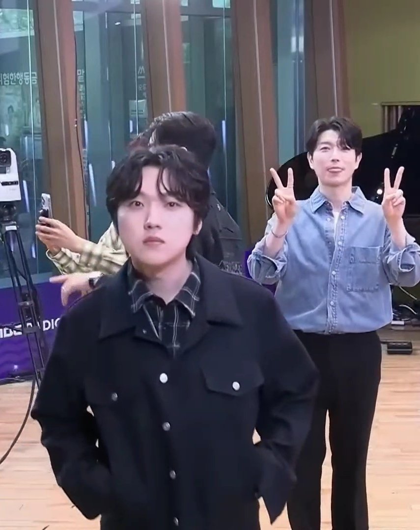 Daon_fore's tweet photo. 🐈‍⬛ 이게뭐꼬
🐰 ✌🏻헤헷✌🏻 https://t.co/cWQPTdDoEL